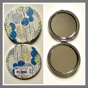Pier 1 double sided compact mirror